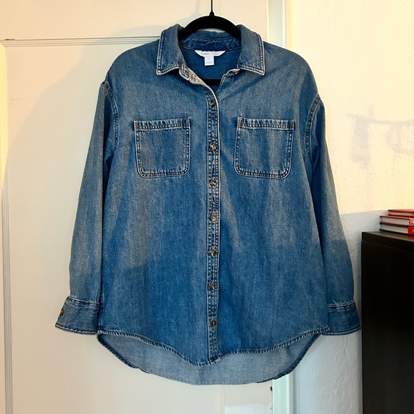 Old Navy Tops - Old Navy Denim Boyfriend Shirt / Sz M
